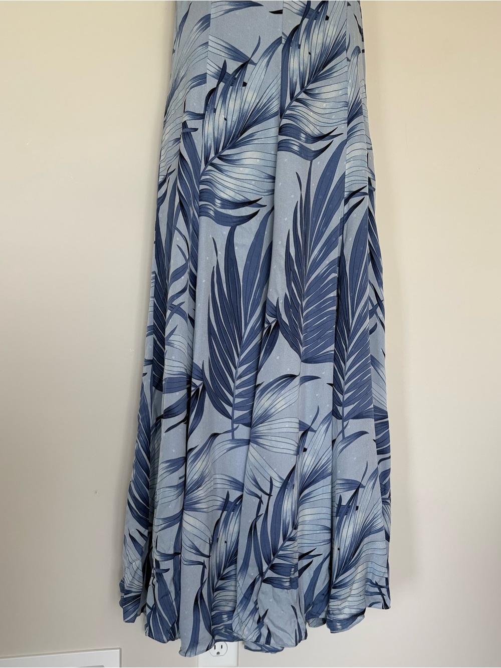 Tommy Bahama 100% Silk Halter Maxi Dress 8 Blue Tropical Palm Leaf Resort Wear - Picture 3 of 13